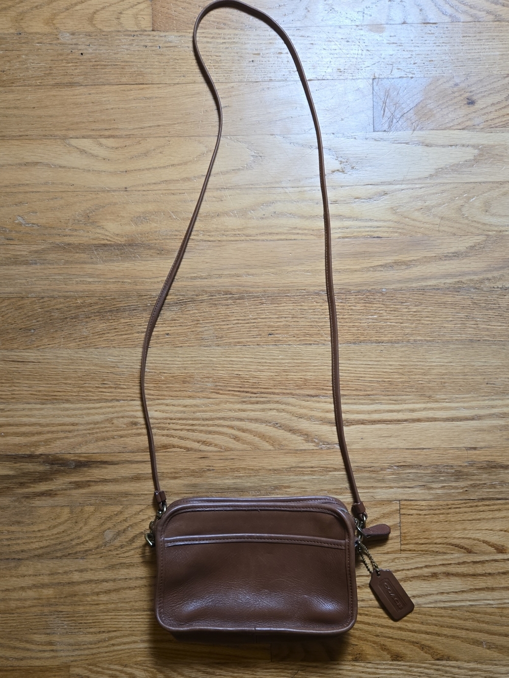 Vintage 90s Coach 9925 Carnival tan cognac front pocket zip-top leather bag